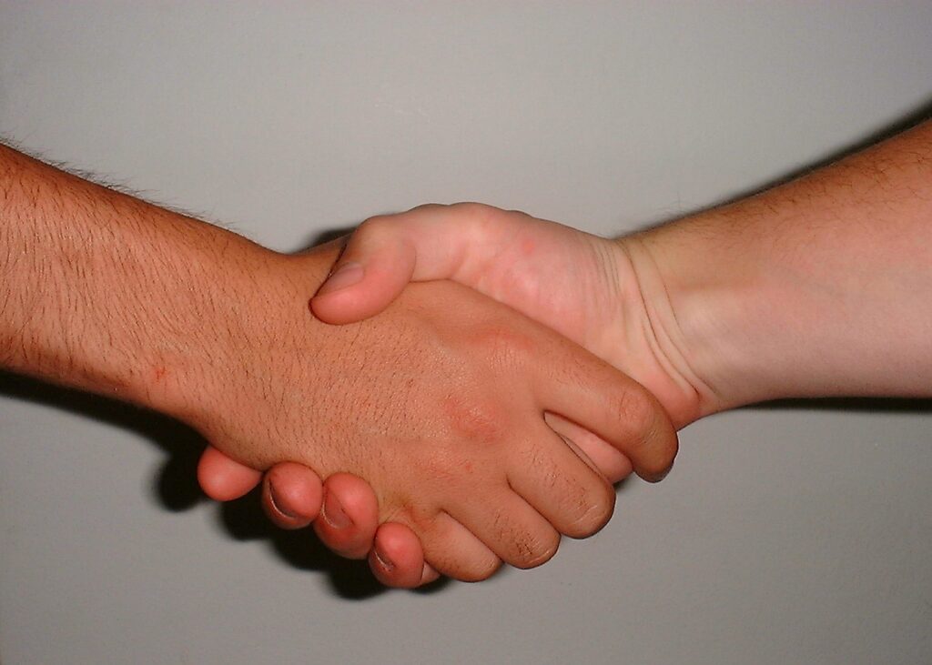 robert82-handshake-1458245-freeimages.com - Technologie et Consommation